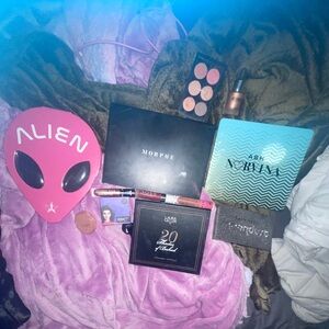 Morphe & ABH Eyeshadow Palette Set in Pink and Teal